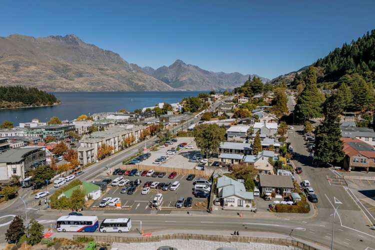 56 Camp Street Queenstown_1
