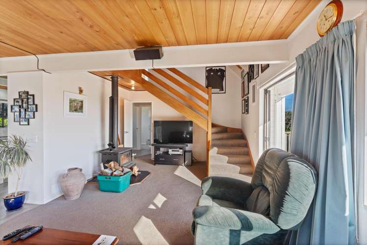 593 Waikawa Beach Road Waikawa Beach_13