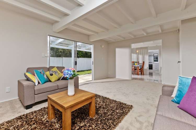 2/8 Gladstone Road Northcote_12