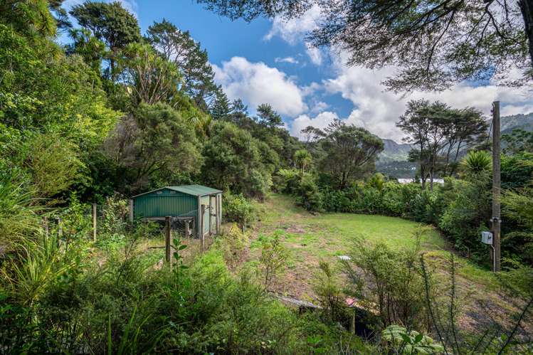 1196 Huia Road Huia_19