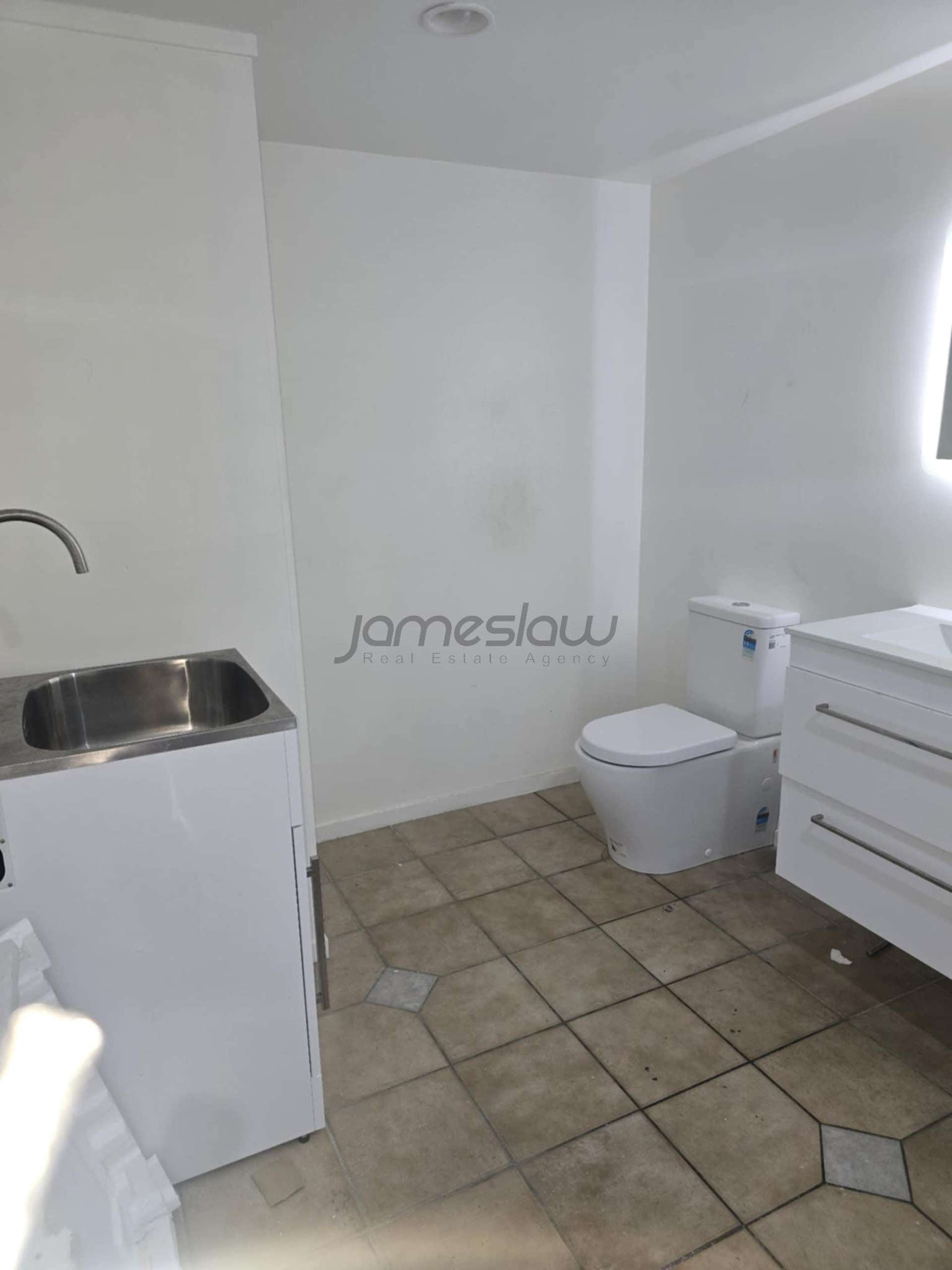 8/11 Silverfield Wairau Valley_0