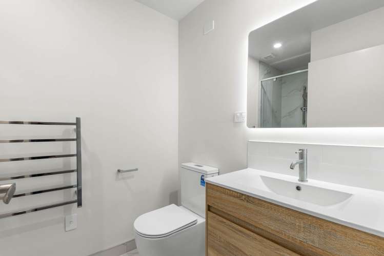 5/6 James Street Bayview_8