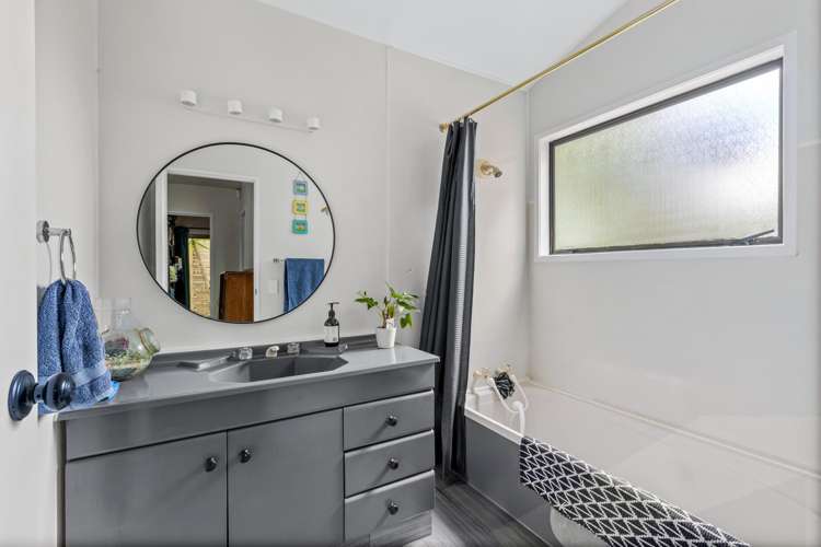 86A Waimumu Road Massey_9