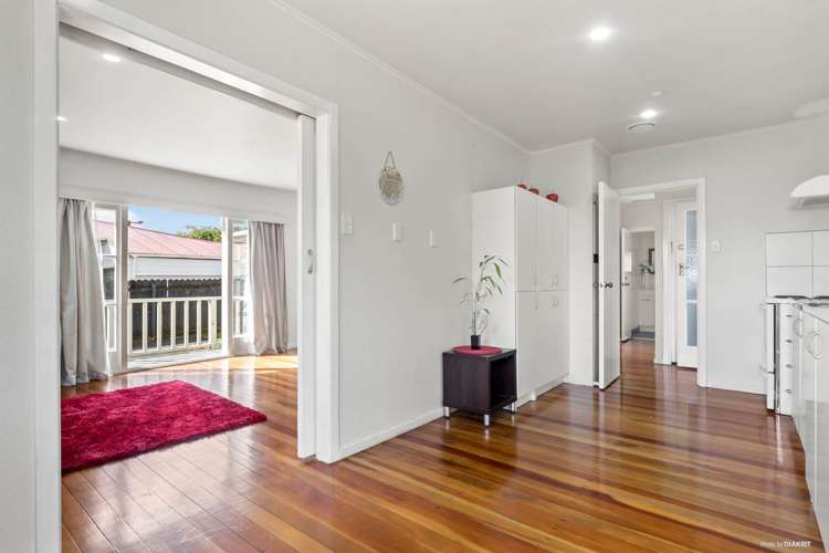 2/57 Bruce Mclaren Road Henderson_5