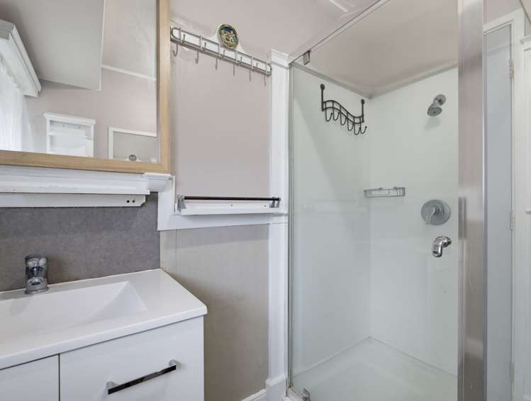 8 John Walker Drive Manurewa_12