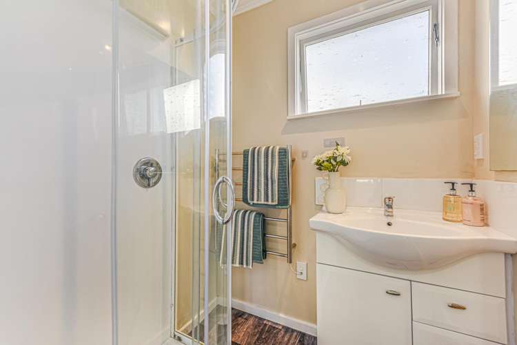 2/9a Titoki Street Stoke_13