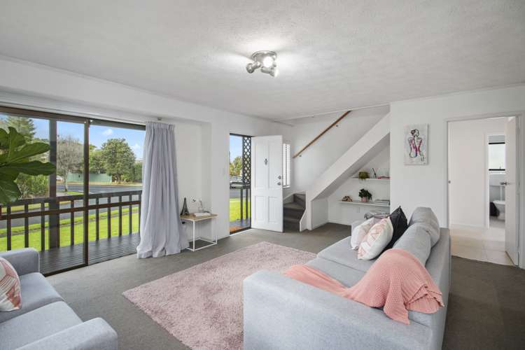 2/6 Gosford Drive Botany Downs_5