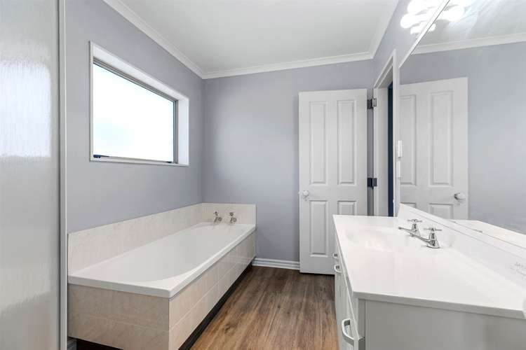 17 Kalmia Dell Mount Maunganui_13