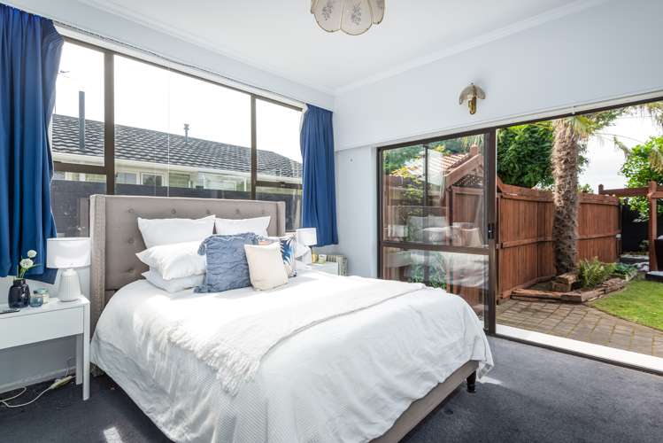 327 Avonhead Road Avonhead_16