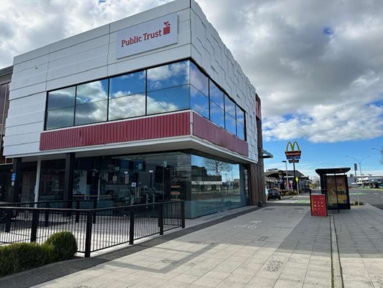 575 Cameron Road South_0