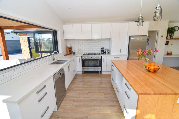 23 Hartley Avenue Carterton_4