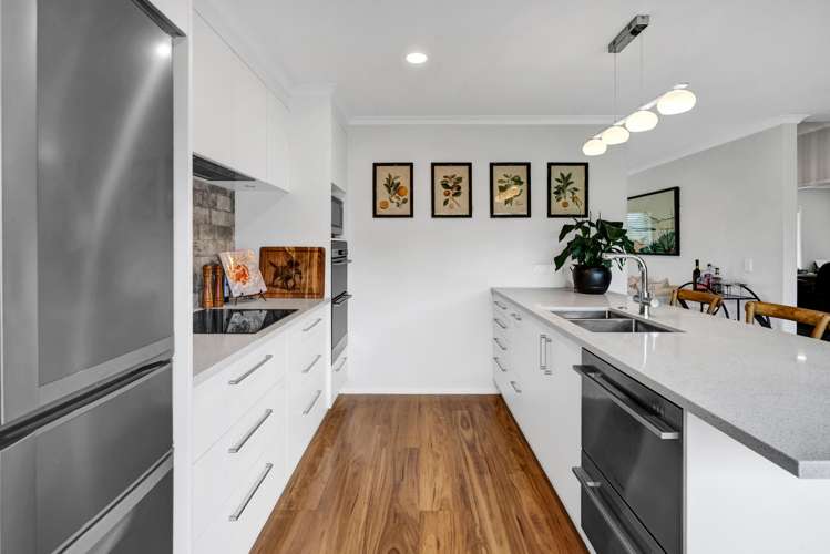 3 Condor Crescent Bell Block_16