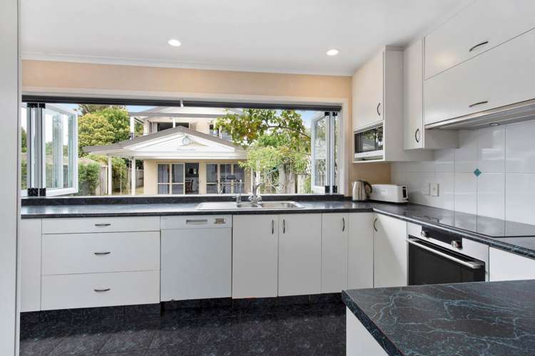 8 Stokes Avenue Te Atatu Peninsula_20