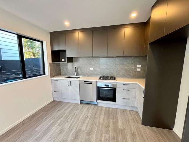 B/37 Flanshaw road Te Atatu South_4