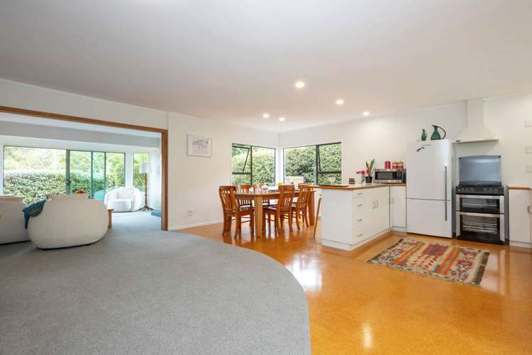8 Rimutaka Place Titirangi_6