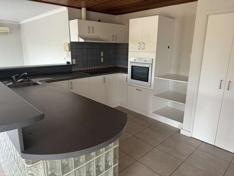 2/59a Rudds Road Linwood_6