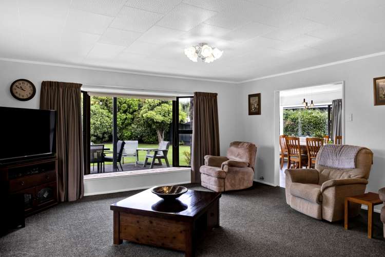 11 County Drive Hawera_11