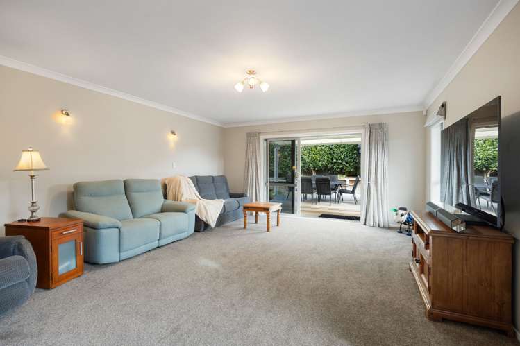 15 Evergreen Rise Grandview Heights_10