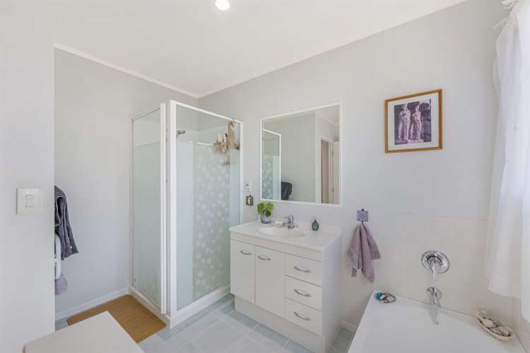 8 Angel Way Stanmore Bay_16