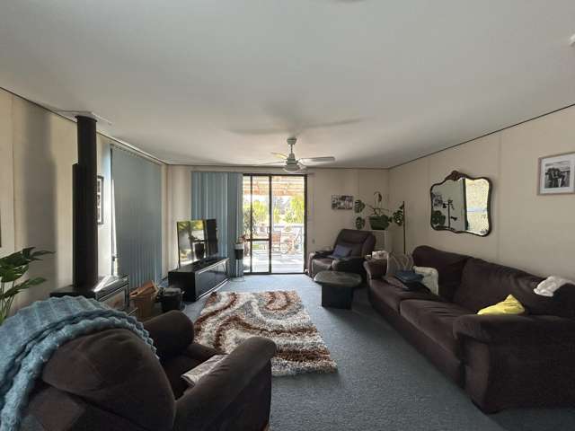 2/141 Carnoustie Drive Wattle Downs_1