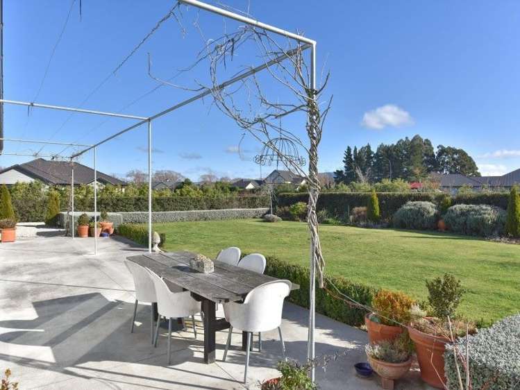 2 Elm Grove Amberley_15