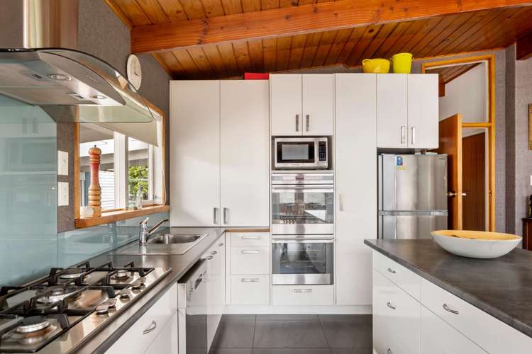 111 Iranui Road Inner Kaiti_4