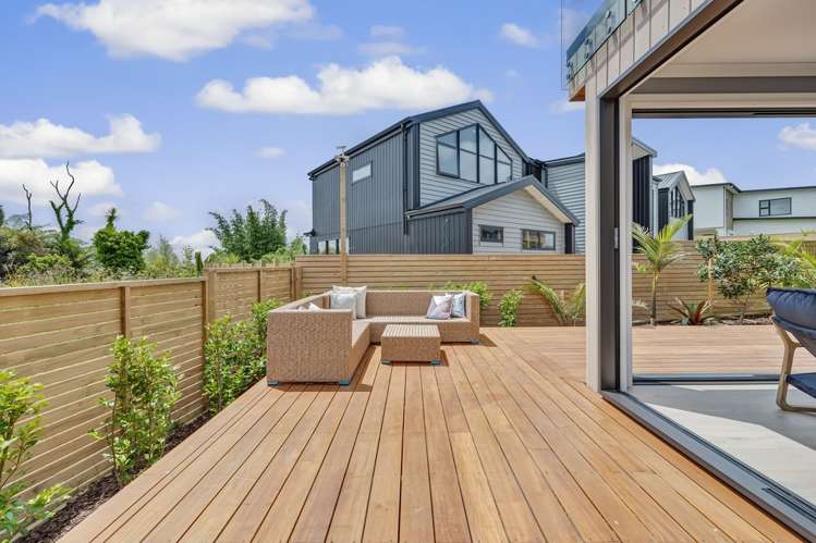 2 Taku Close Long Bay_5