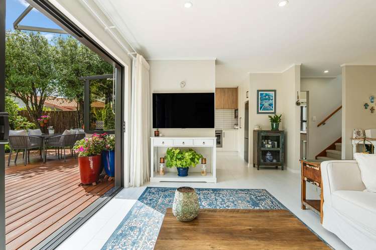 3/3 Marie Avenue Red Beach_6