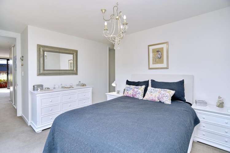 102 Hills Road Edgeware_24