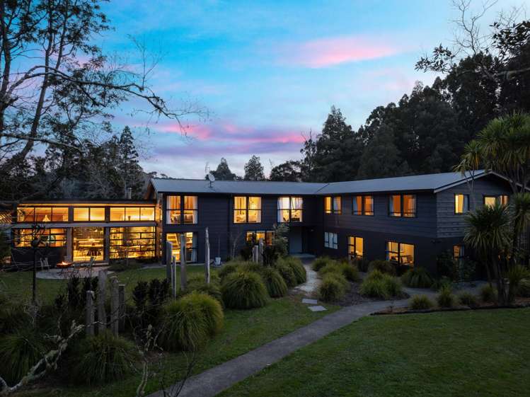 581 West Coast Road_1