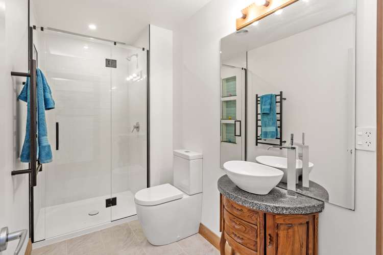 3 Nikau Park Raglan_11