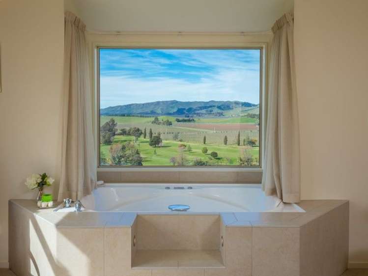 117 Marlborough Ridge Drive Fairhall_10