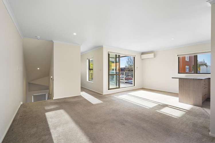 2/9 Vialou Street Hamilton Central_6
