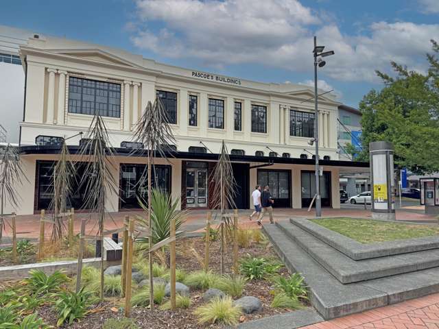 Corner/357 Victoria Street & 2 Garden Place Hamilton Central_1