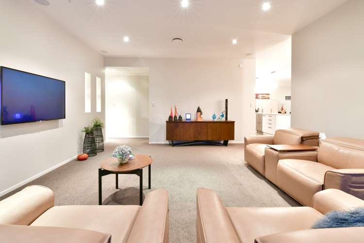 65 Chesterfield Way Orewa_9