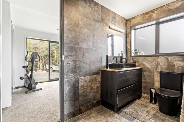 1570 Cove Road Mangawhai_30