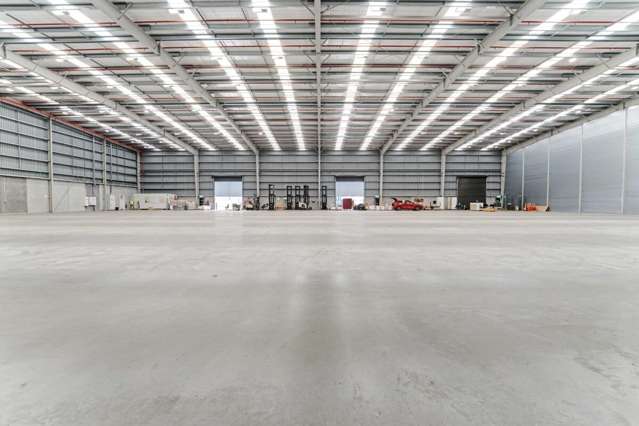 Premium Warehouse w Canopy & Yard