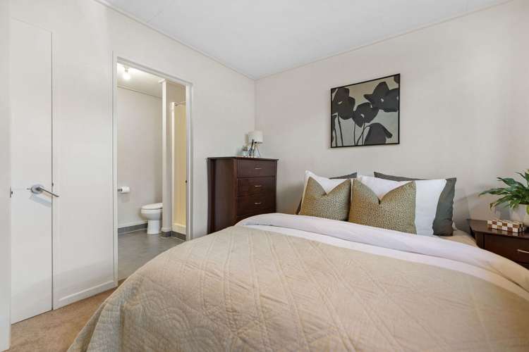 5/42 Hallenstein Street Queenstown_5