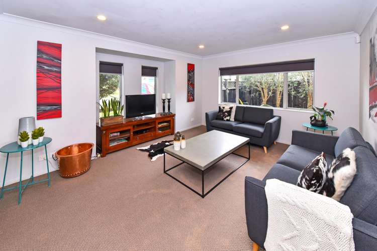 42 Stranraer Crescent Wattle Downs_6