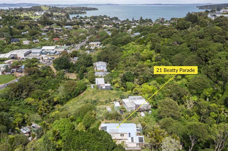 21 Beatty Parade Surfdale_21