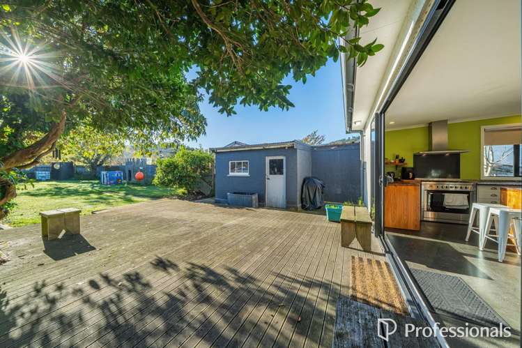 18 Burden Avenue Wainuiomata_15