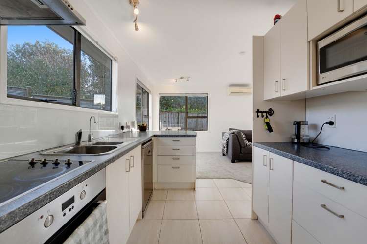 54 Mirrabooka Avenue Botany Downs_12