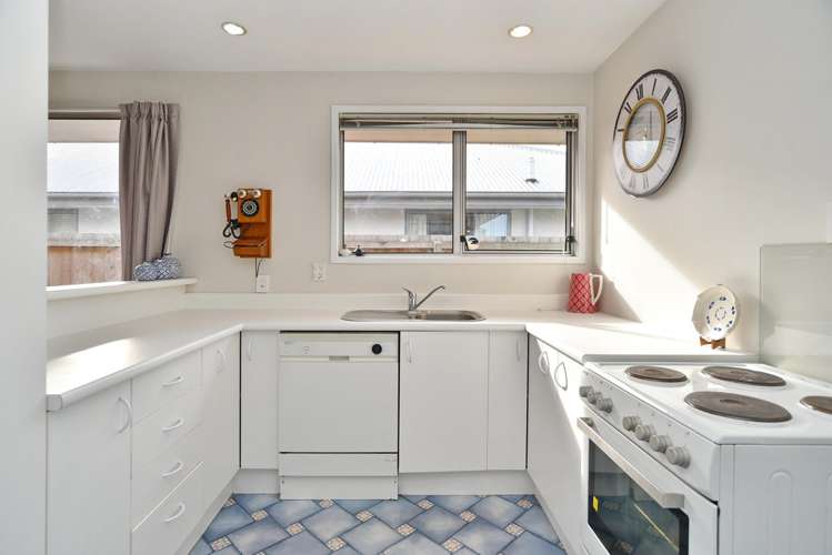 2/296b Wairakei Road Bryndwr_1