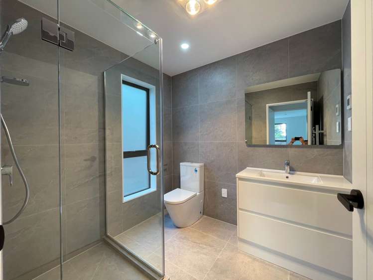 16A Janome Place Bucklands Beach_10