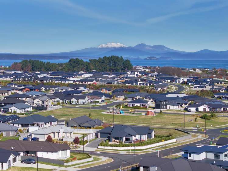 13 Tuhua Close Wharewaka_24