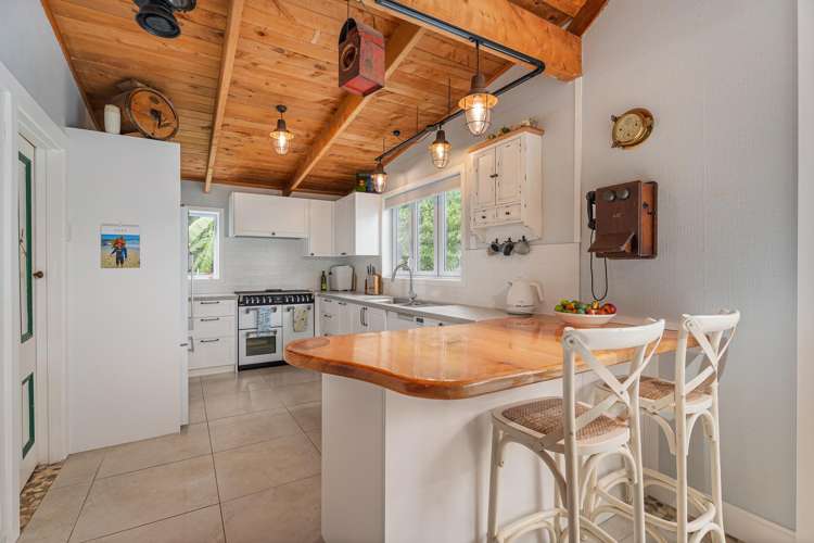 17 Cemetery Road Kuaotunu_9