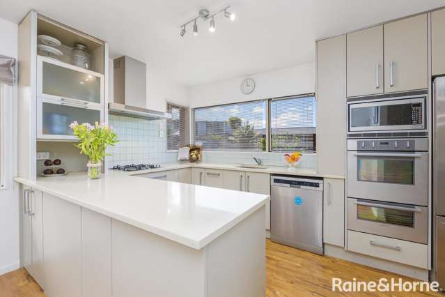 2 Kimber Hall Avenue Blockhouse Bay_1