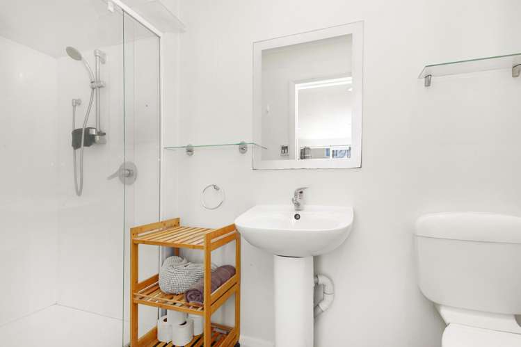 24 Petrie Street Wainuiomata_17