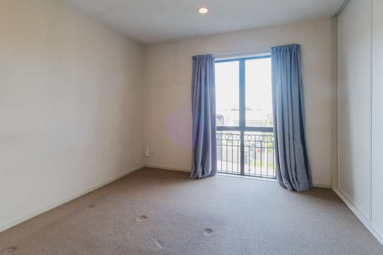 2/27 Rossmay Terrace Mount Eden_6