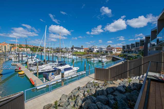 575B Laurie Southwick Parade Gulf Harbour_1